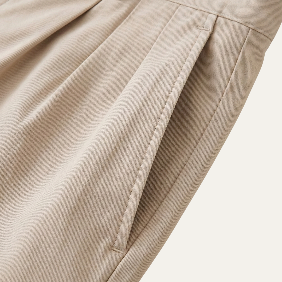 Men's Pleated Turn-Up Bermuda Shorts