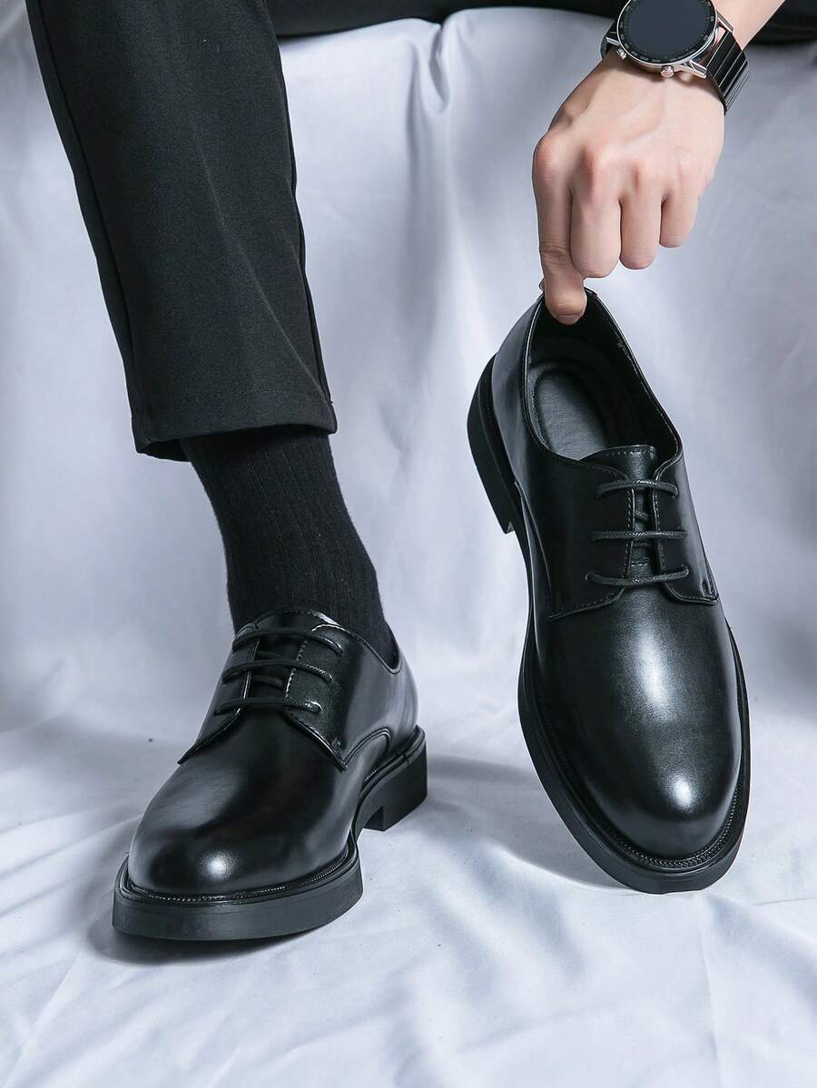 Scarpe derby uomo con punta arrotondata